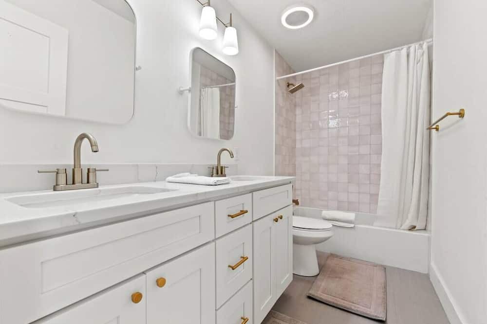 Photo of Bathroom in Sawgrass
