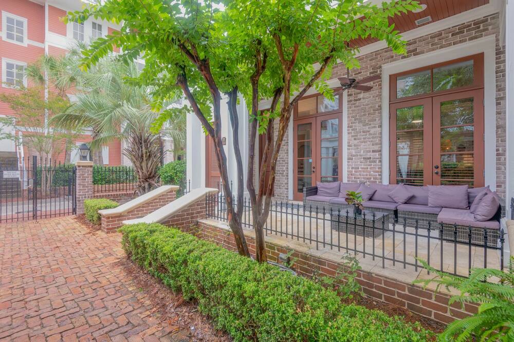Photo of Outdoor in Baytowne Wharf