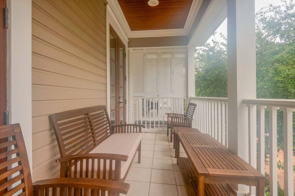 Photo of Outdoor in Baytowne Wharf