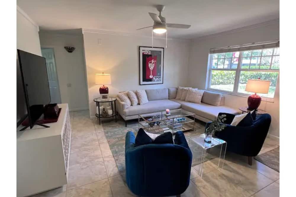 Photo of Livingroom in Stuart