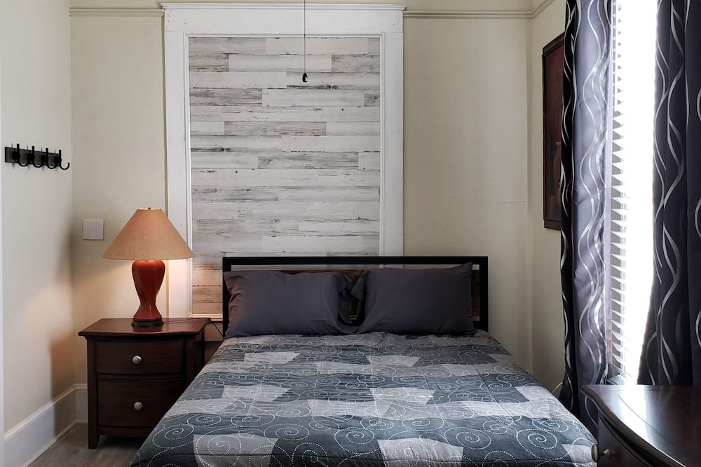 Photo of Bedroom in Palatka