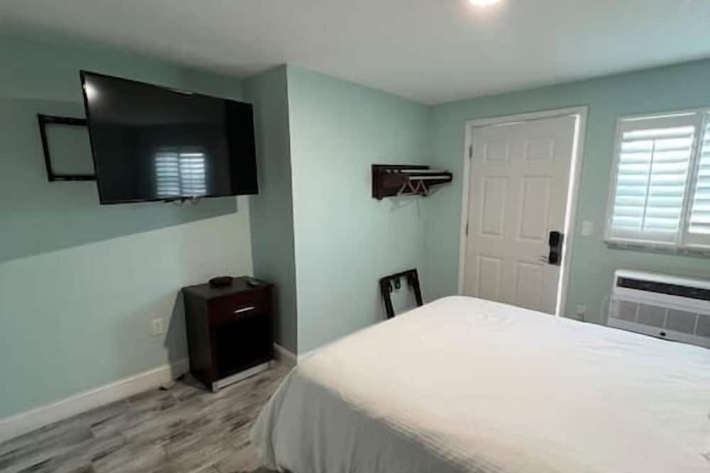 Photo of Bedroom in Ocean View Halifax Estates