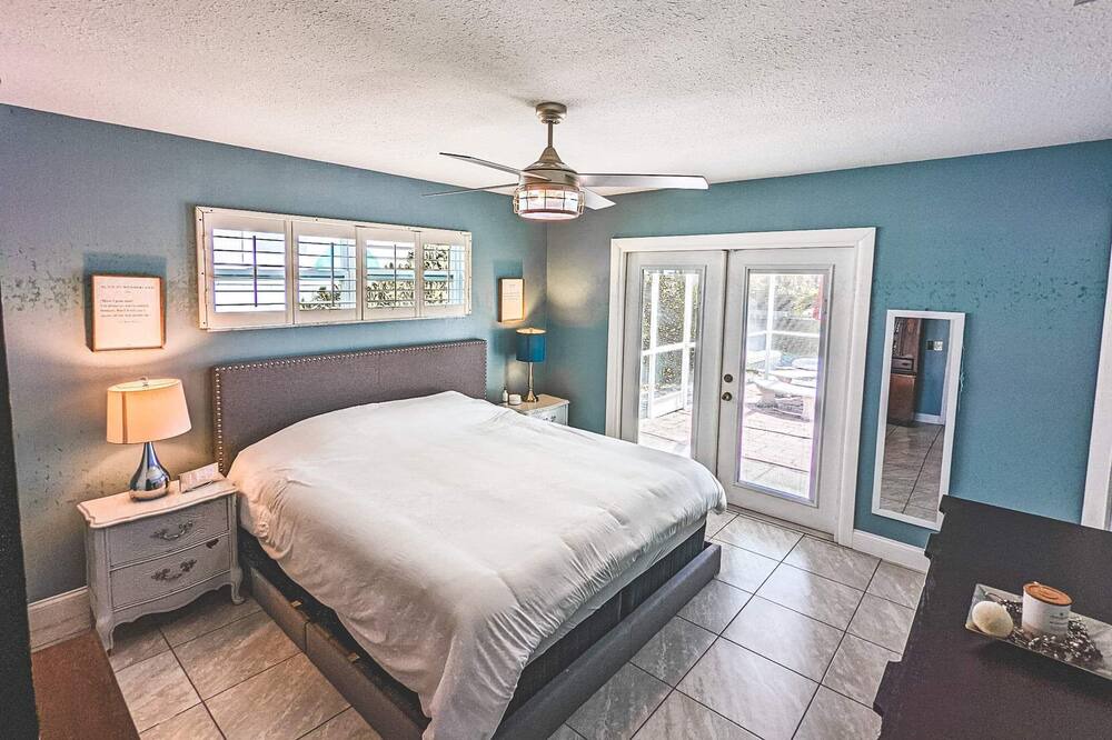 Photo of Bathroom in Apollo Beach