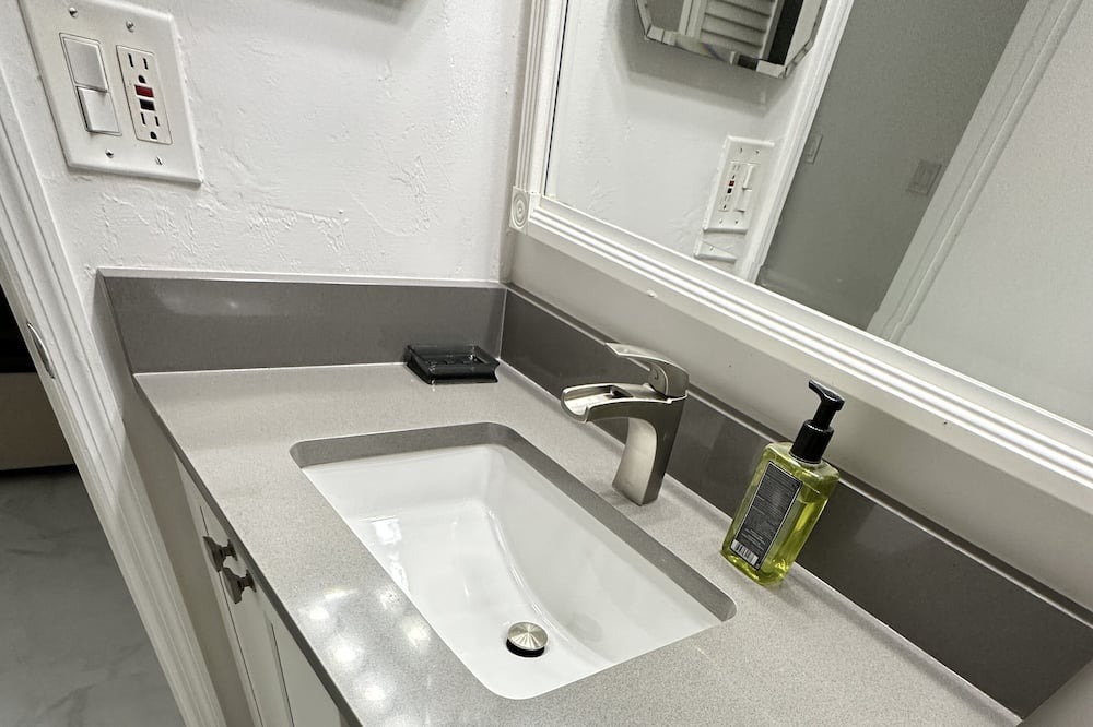 Photo of Bathroom in Kings Lake