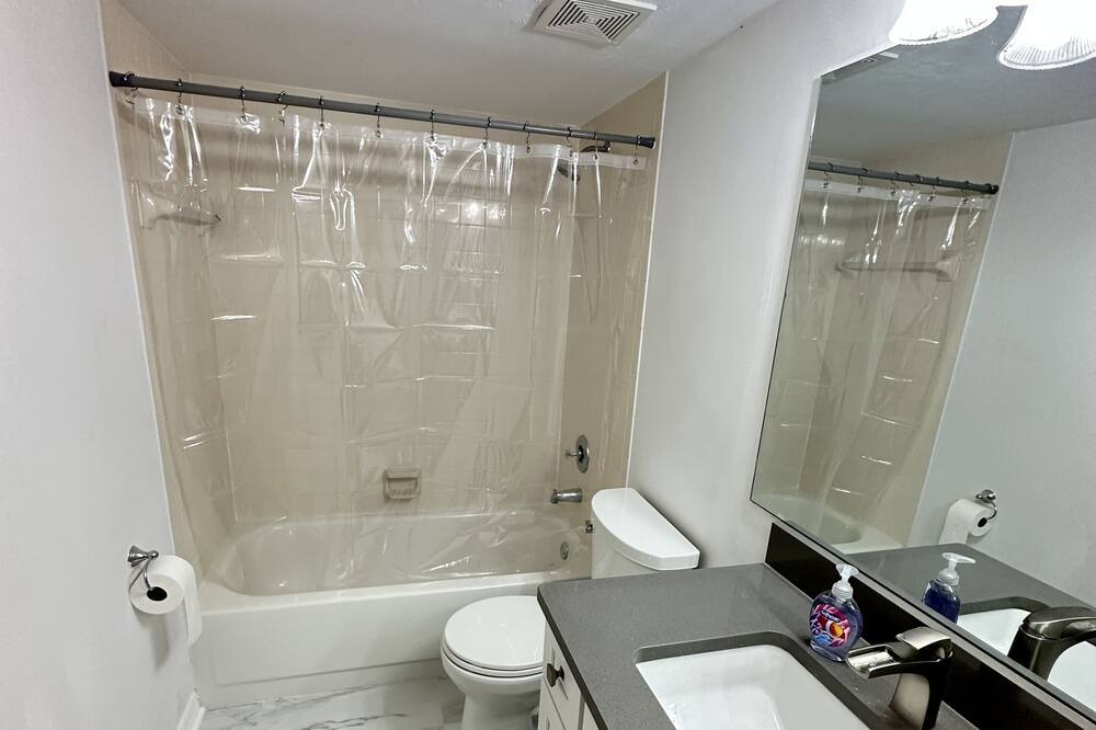 Photo of Bathroom in Kings Lake