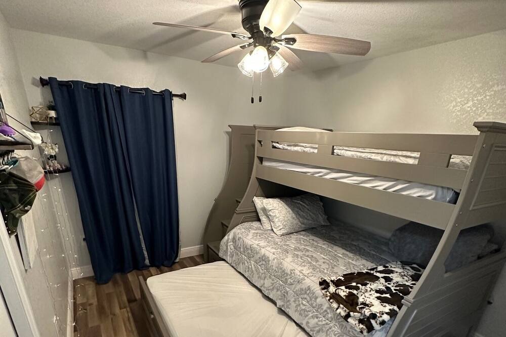 Photo of Bedroom in Fedhaven
