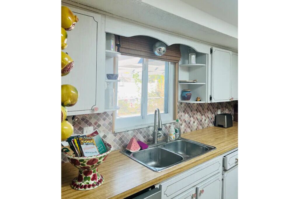 Photo of Kitchen in Embassy Hills