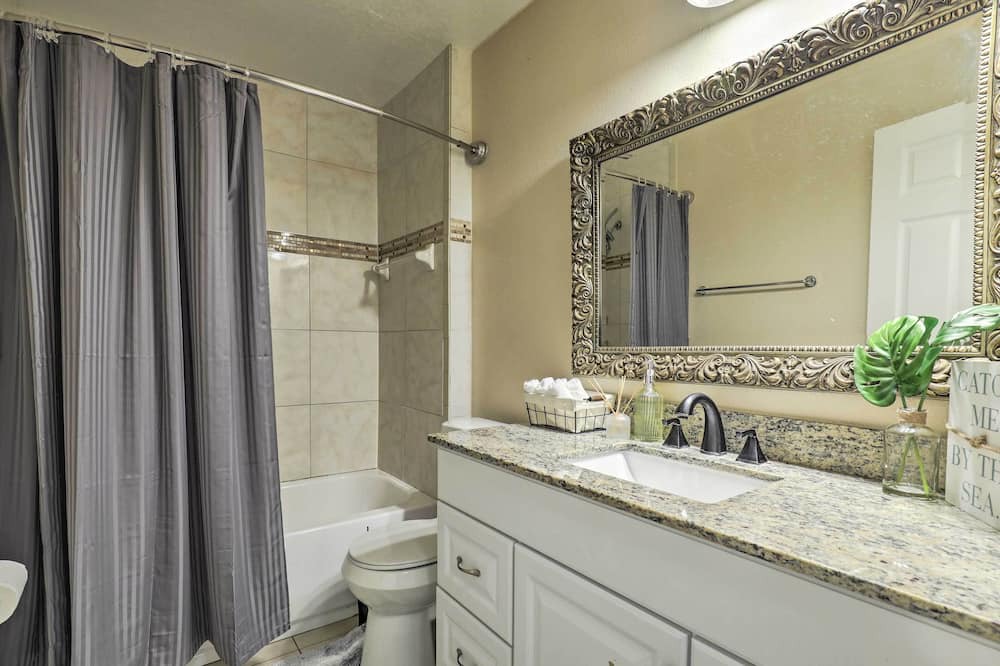 Photo of Bathroom in Valrico