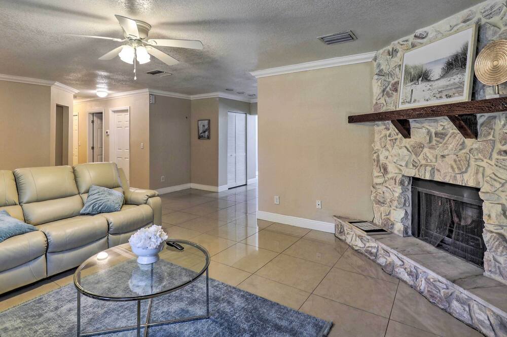 Photo of Livingroom in Valrico