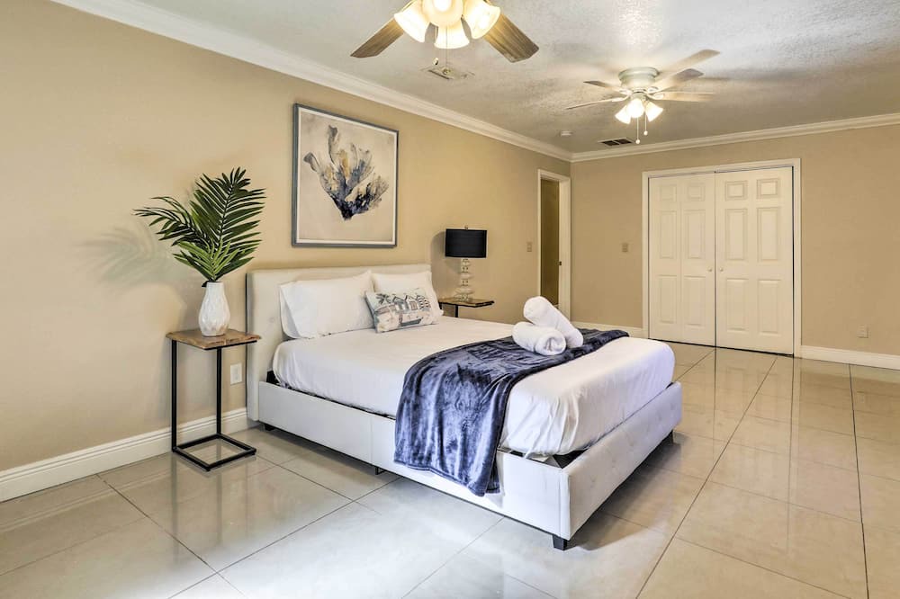 Photo of Bedroom in Valrico