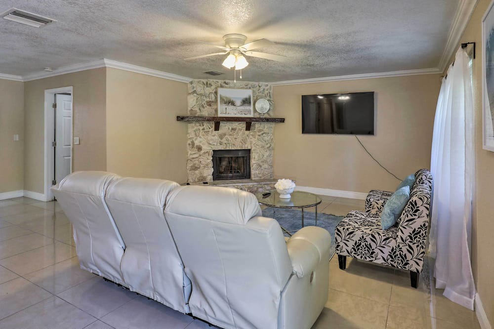 Photo of Livingroom in Valrico