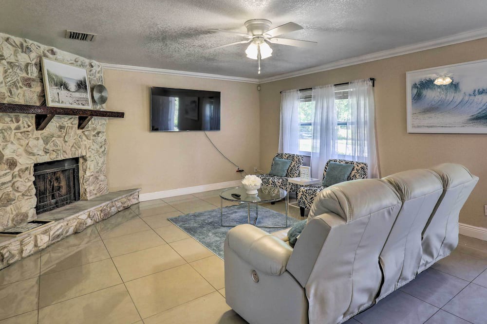 Photo of Livingroom in Valrico