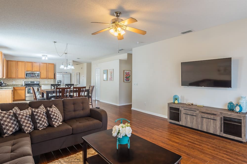 Photo of Livingroom in Sunset Ridge