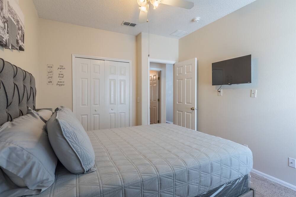 Photo of Bedroom in Sunset Ridge