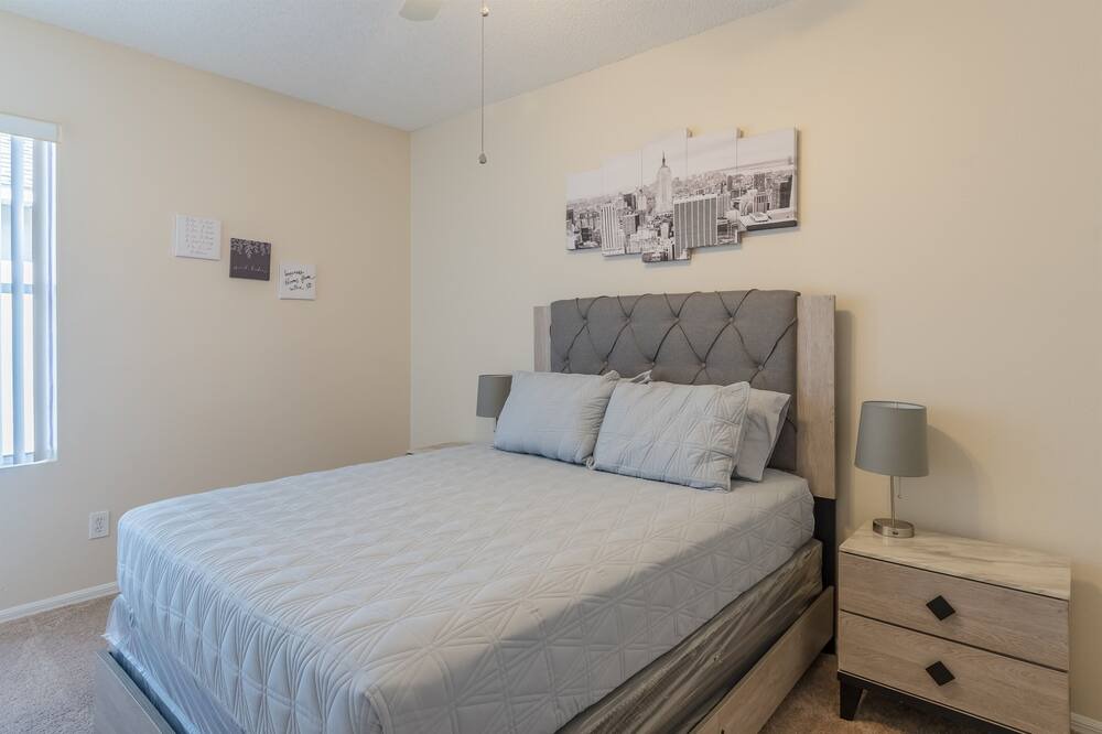 Photo of Bedroom in Sunset Ridge
