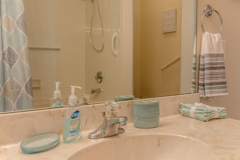 Photo of Bathroom in Sunset Ridge