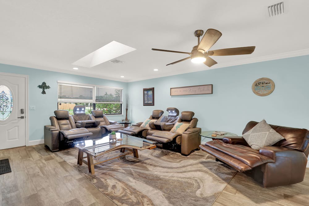 Photo of Livingroom in Jupiter
