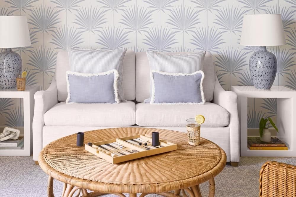 Photo of Livingroom in Hunt Club