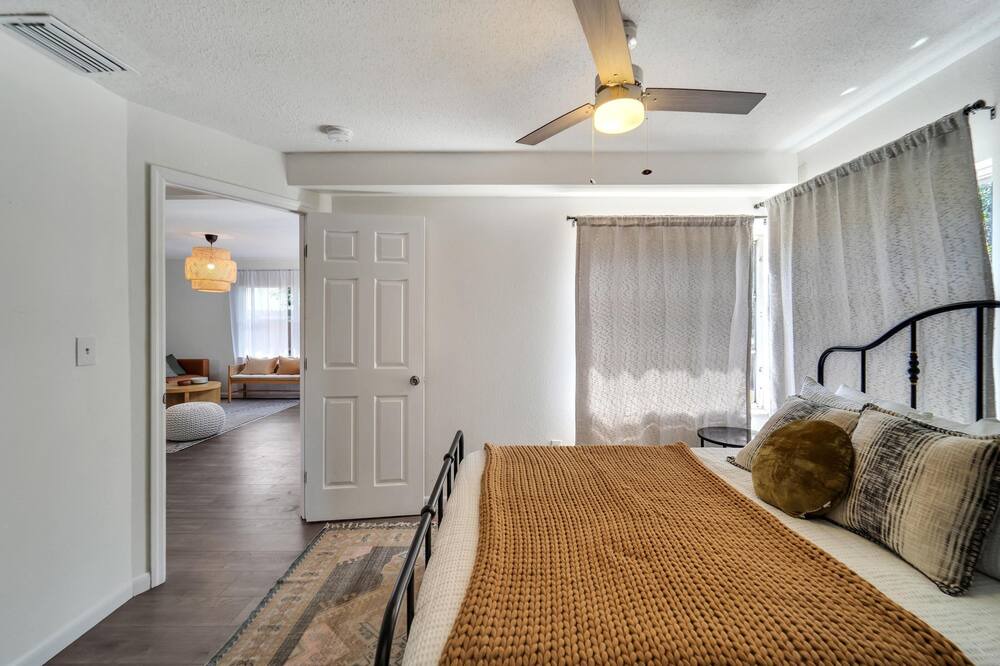 Photo of Bedroom in Gulfport