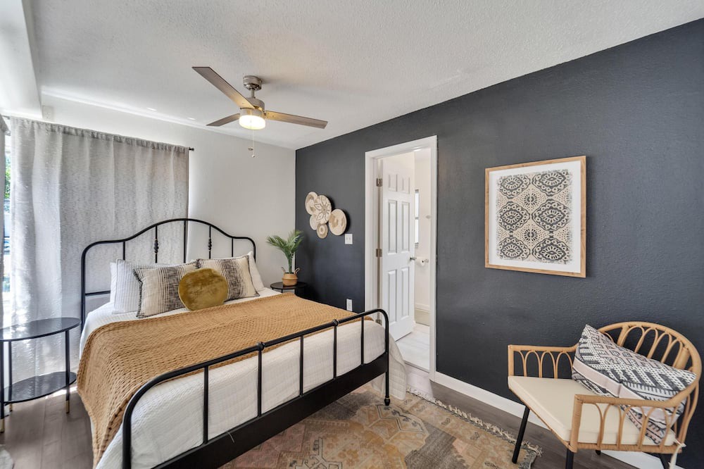 Photo of Bedroom in Gulfport