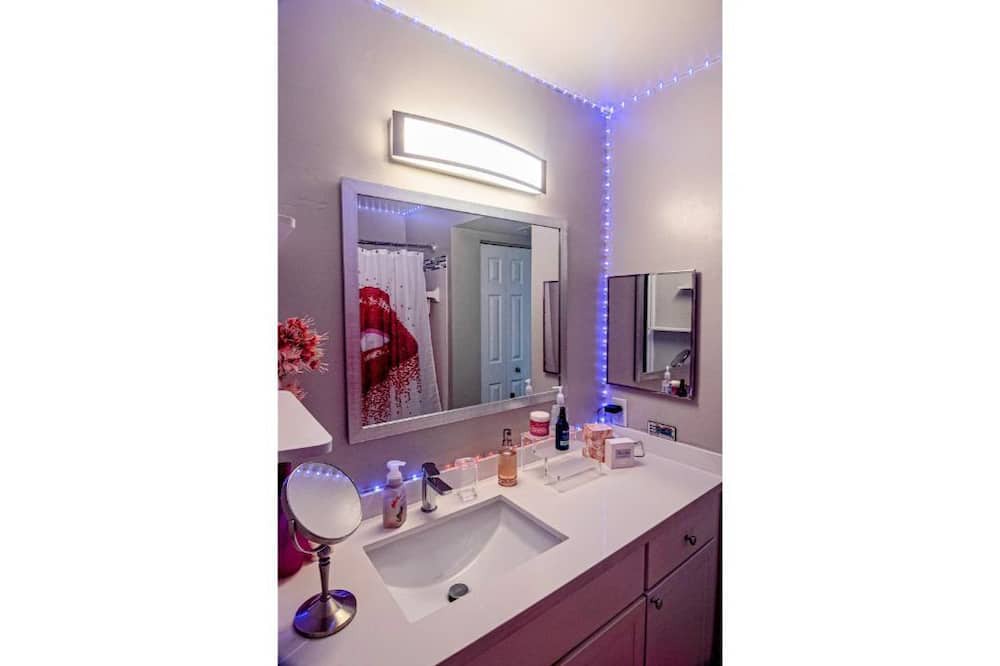 Photo of Bathroom in Heron Bay