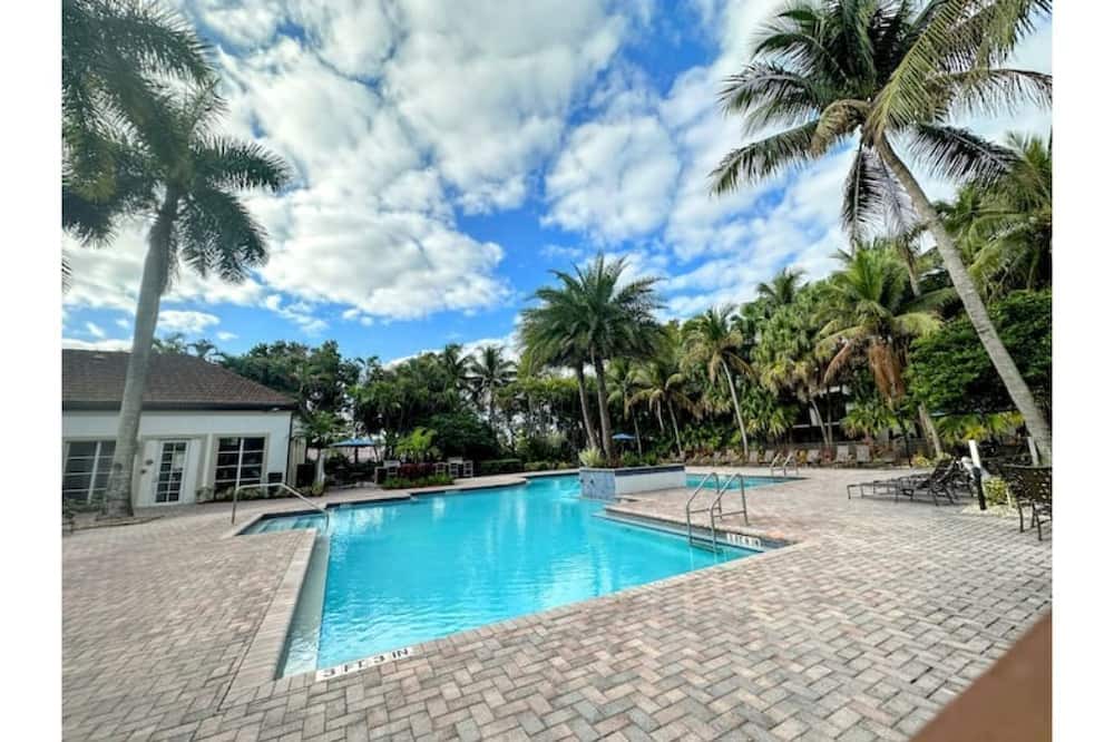 Photo of Outdoor in Heron Bay