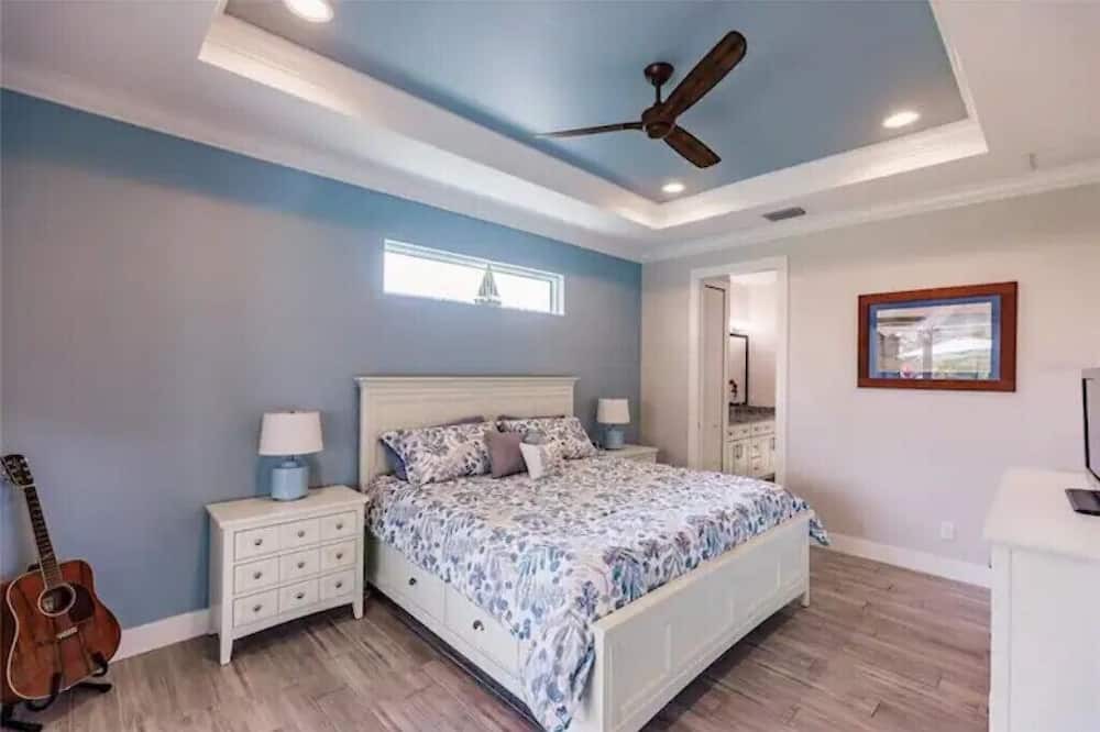 Photo of Bedroom in Pine Valley