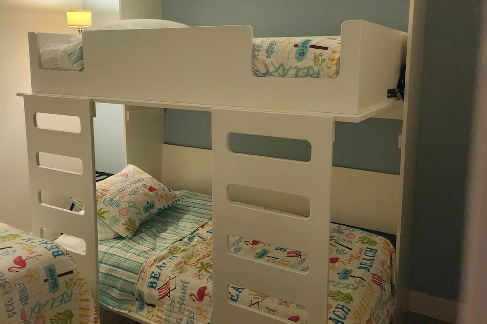 Photo of Bedroom in Pine Valley