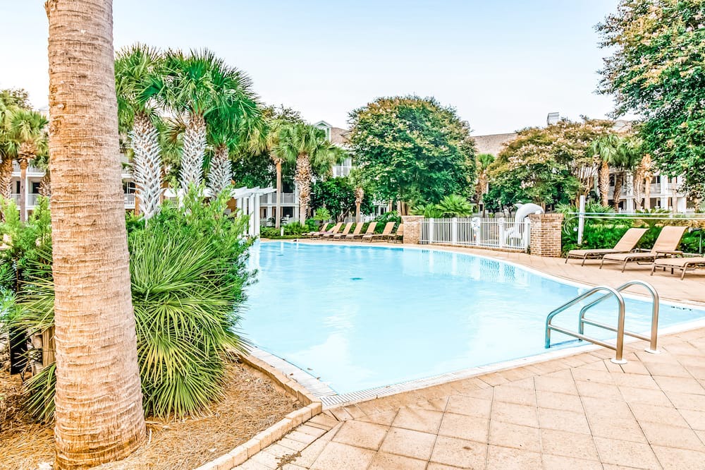 Photo of Outdoor in Baytowne Wharf