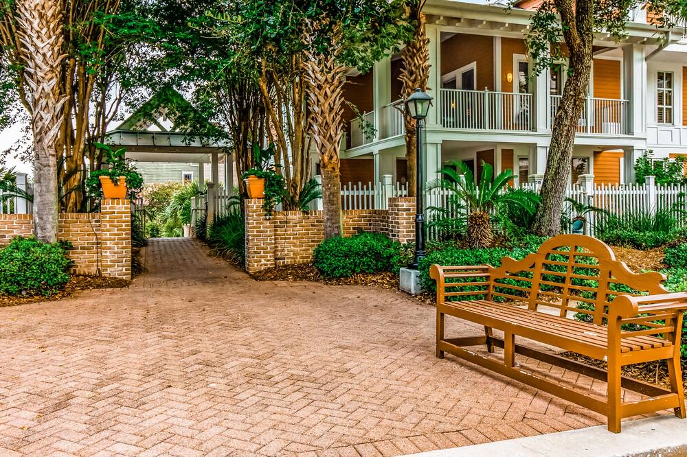 Photo of Outdoor in Baytowne Wharf