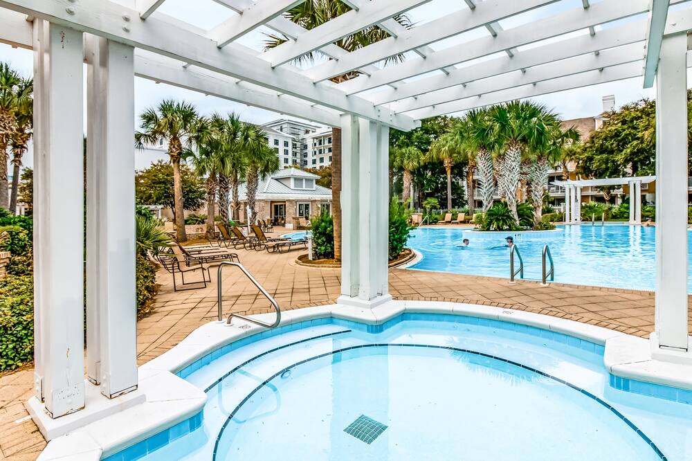 Photo of Outdoor in Baytowne Wharf