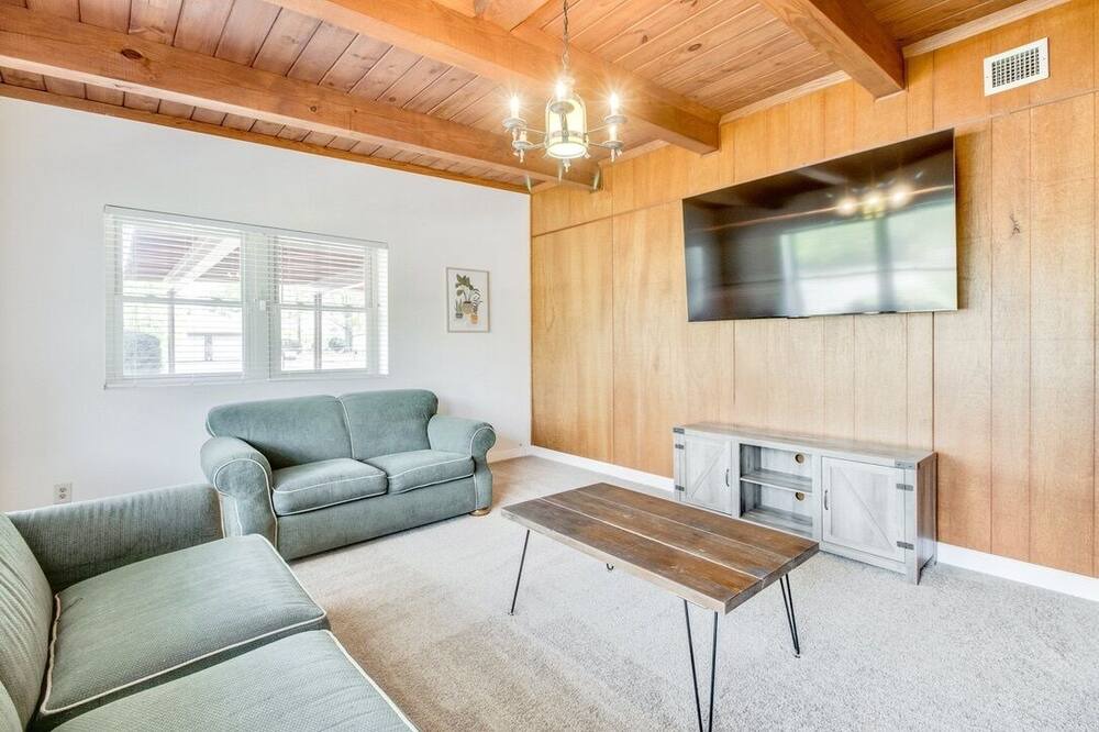 Photo of Livingroom in Lexington