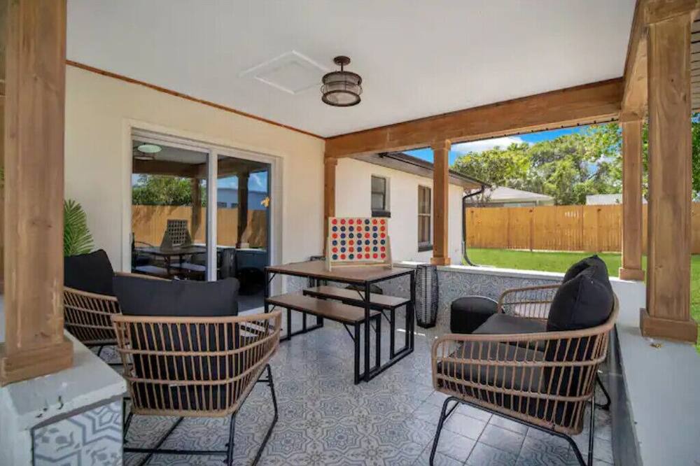 Photo of Patio Balcony in Edgewater