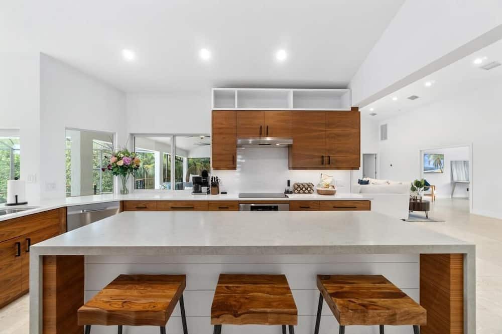 Photo of Kitchen in Palm River Estates