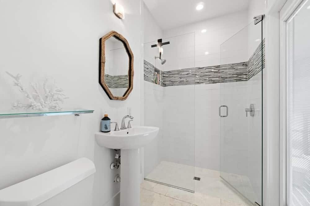 Photo of Bathroom in Palm River Estates