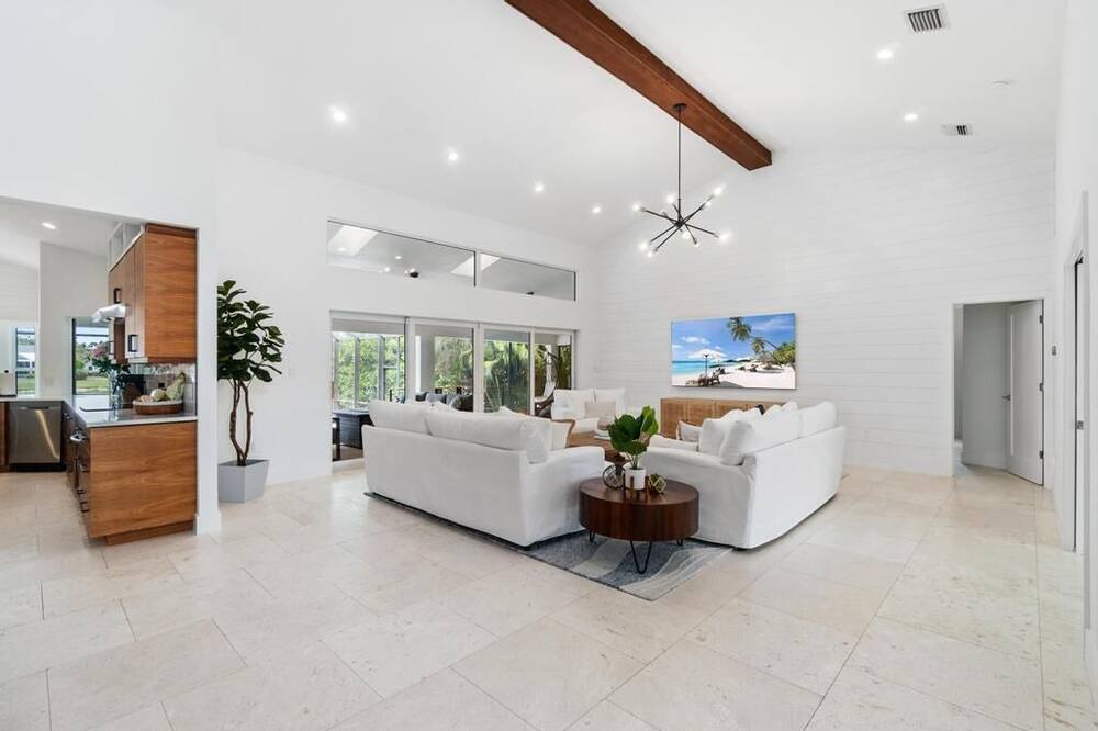 Photo of Livingroom in Palm River Estates