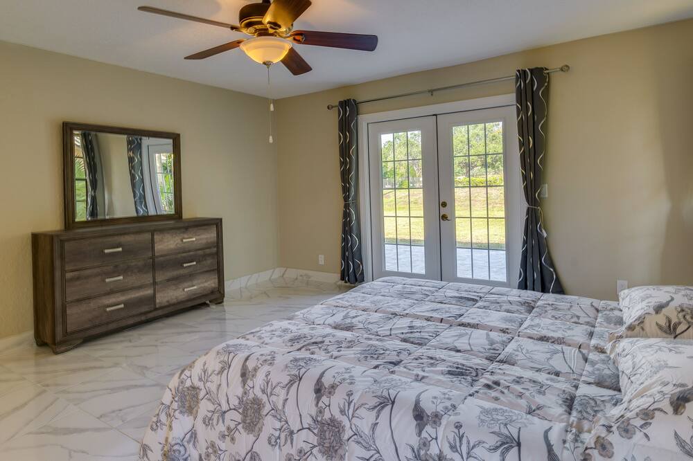 Photo of Bedroom in Greenview Shores