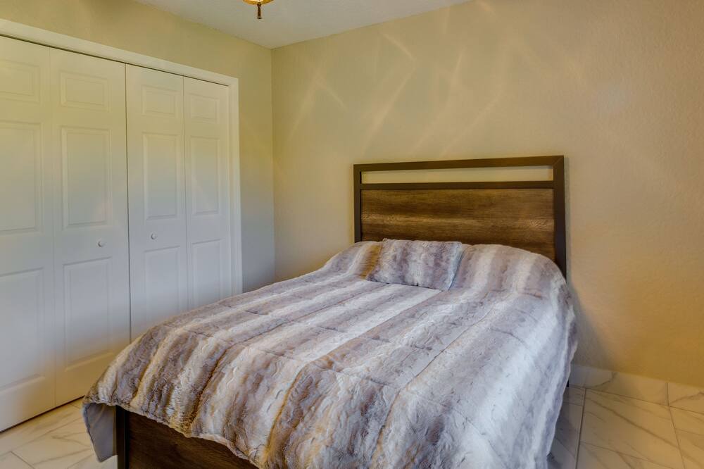 Photo of Bedroom in Greenview Shores