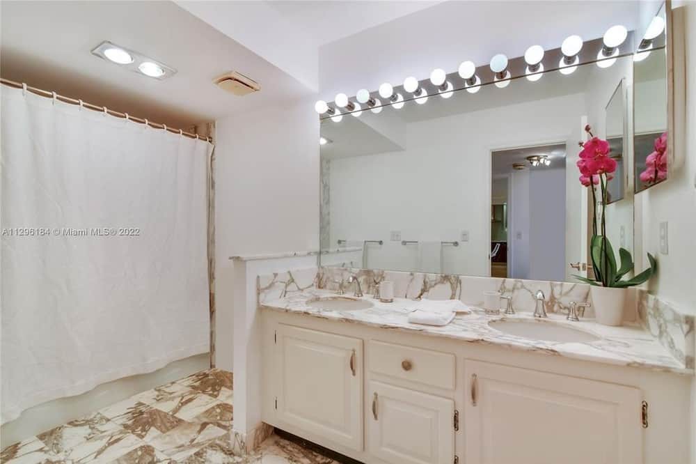 Photo of Others in Bal Harbour