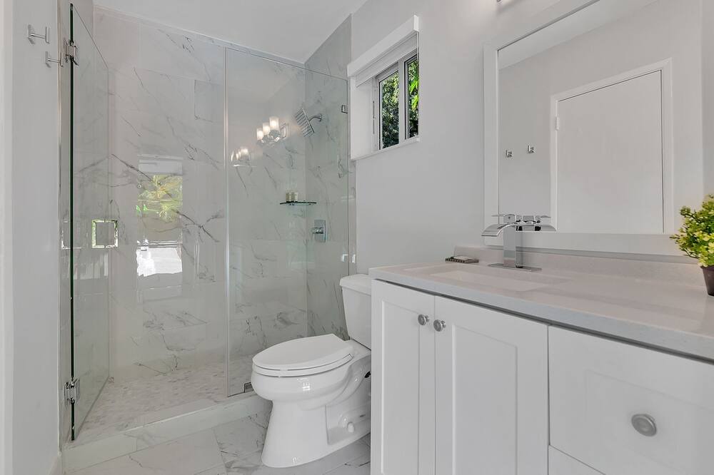 Photo of Bathroom in Riverside Park