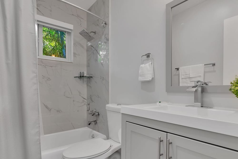 Photo of Bathroom in Riverside Park