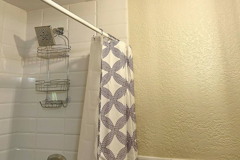 Photo of Bathroom in Coral Terrace