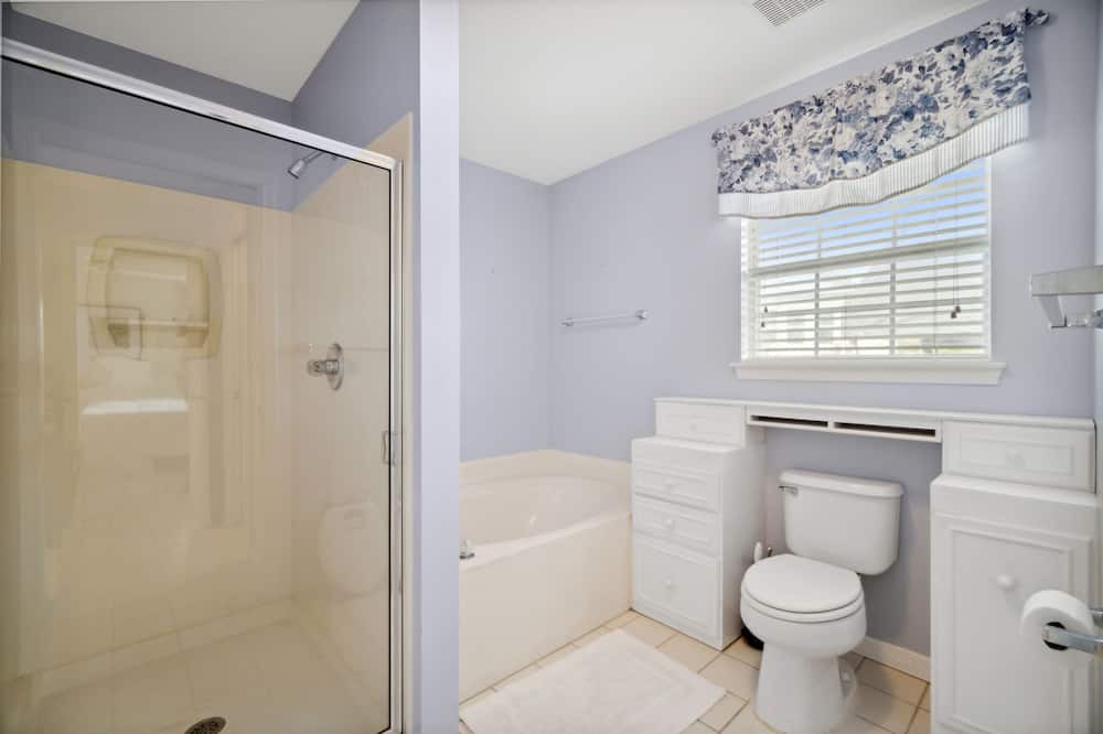 Photo of Bathroom in Gulf Pines