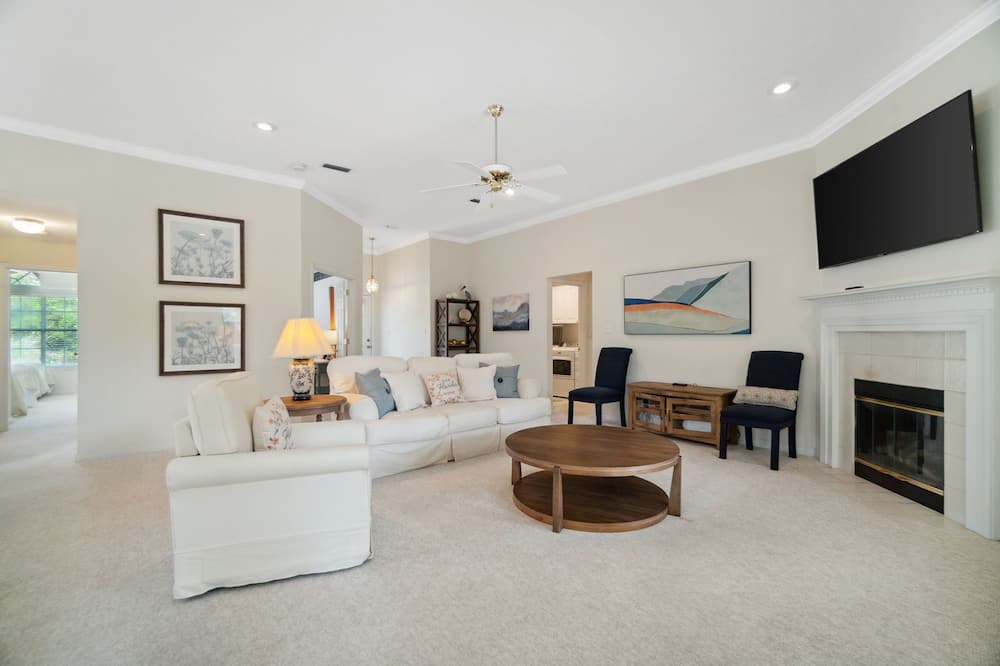 Photo of Livingroom in Gulf Pines