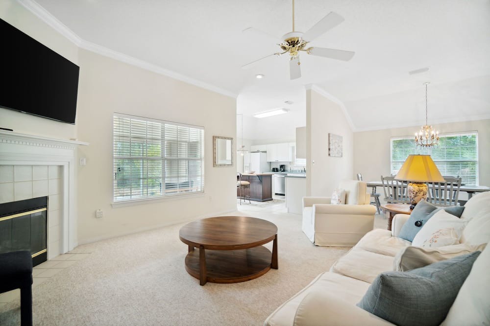 Photo of Livingroom in Gulf Pines