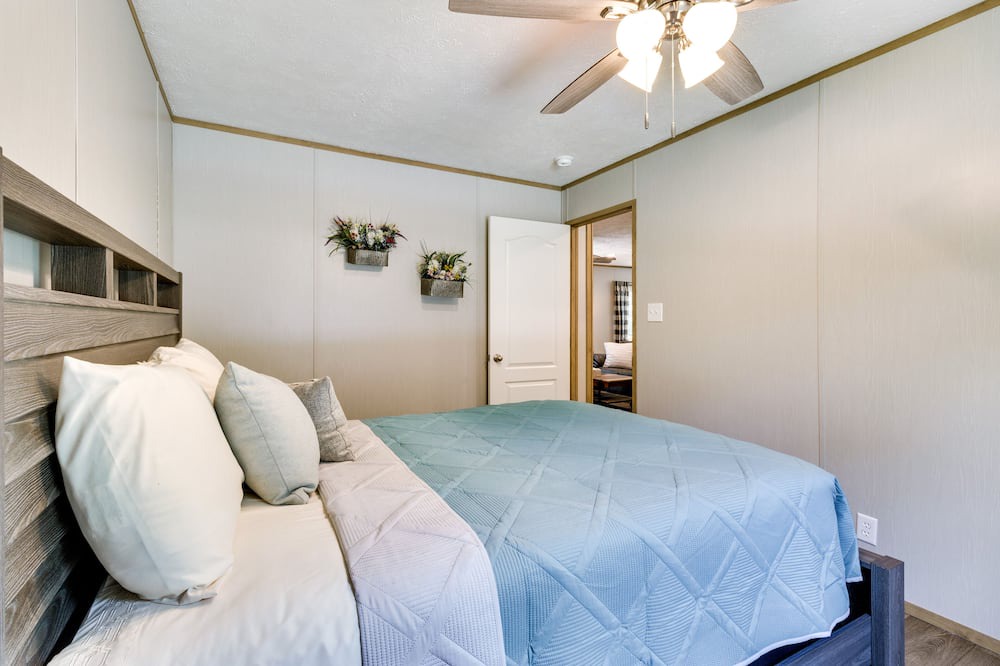 Photo of Bedroom in Chassahowitzka