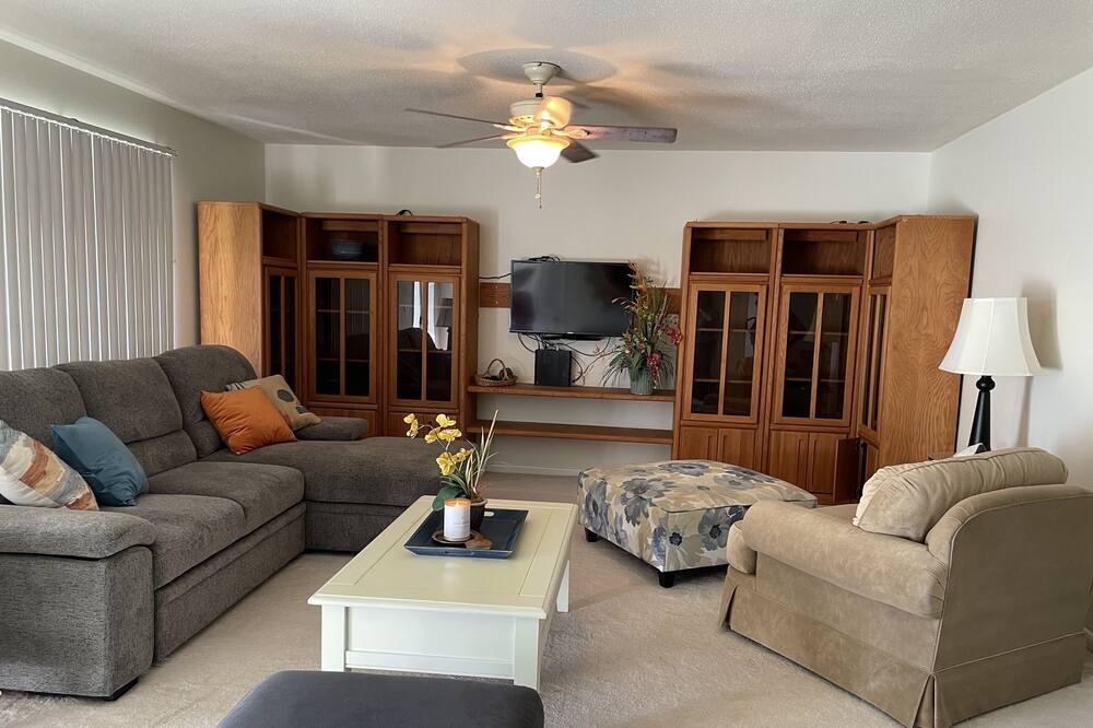 Photo of Livingroom in Eisenhower