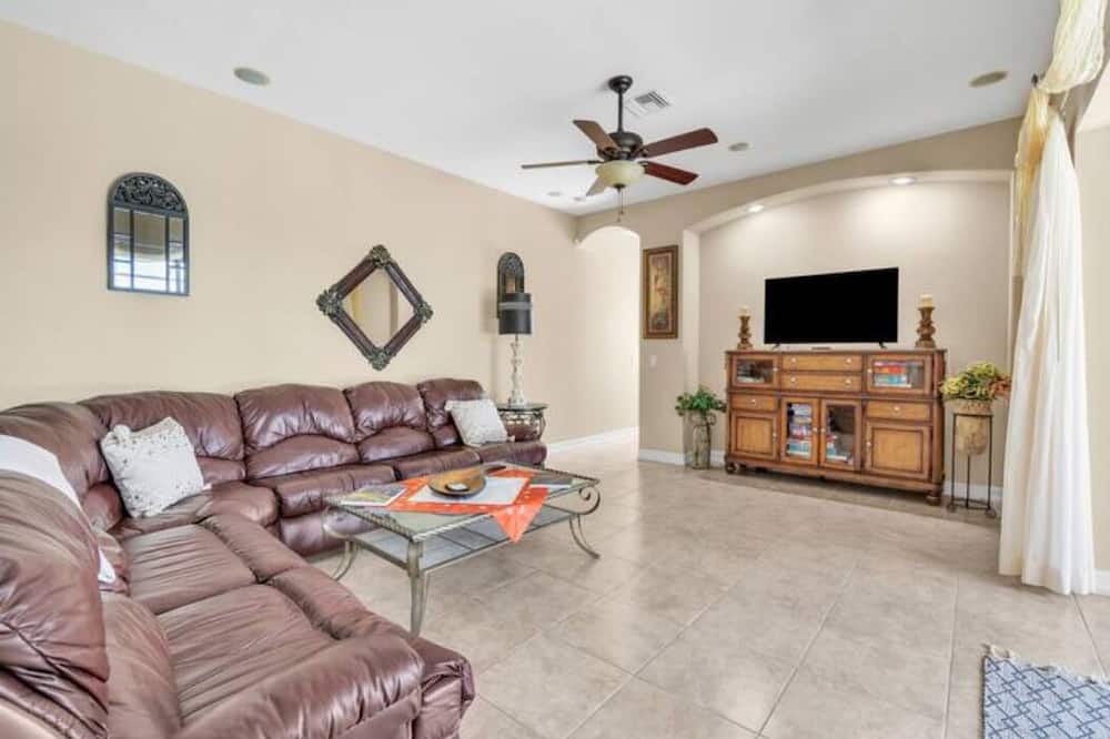 Photo of Livingroom in Burnt Store