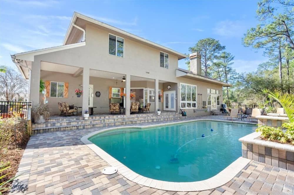 Photo of Outdoor in Longwood