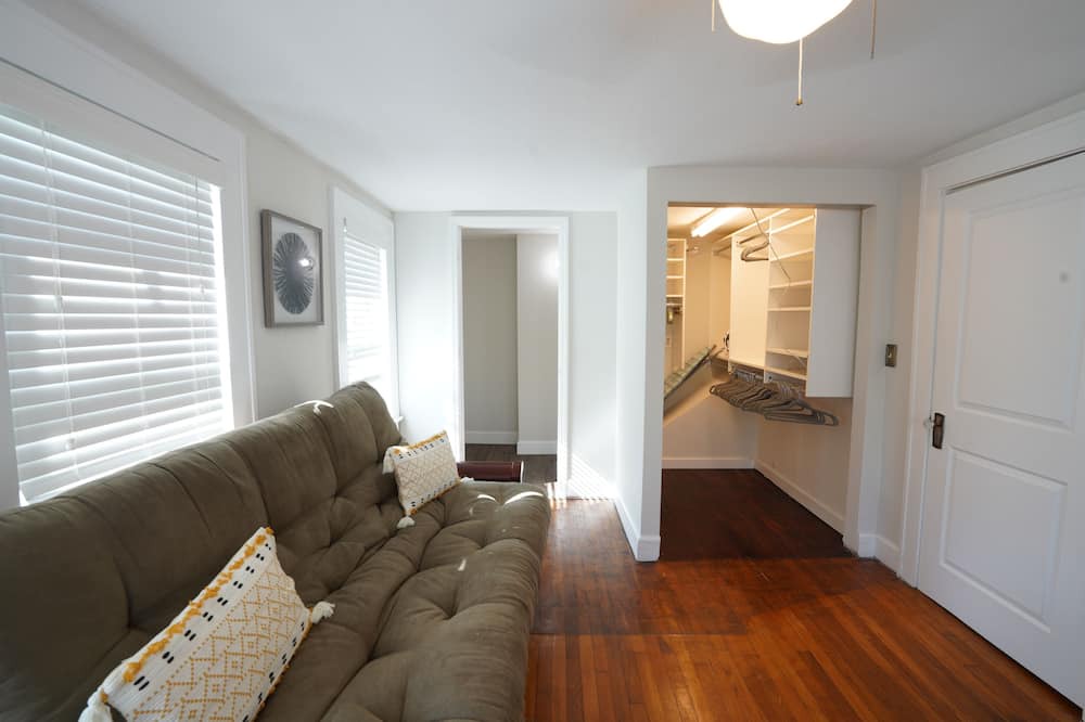 Photo of Livingroom in Crescent Lake